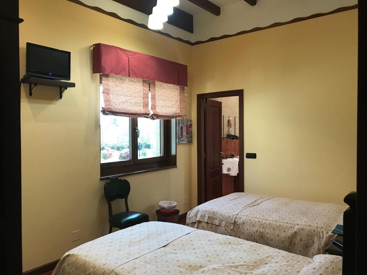 Hotel Batan Vilalba Εξωτερικό φωτογραφία